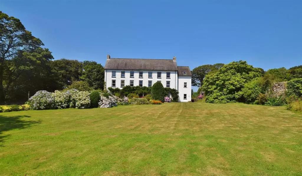 Cuffern Manor Guest House Roch Exterior photo